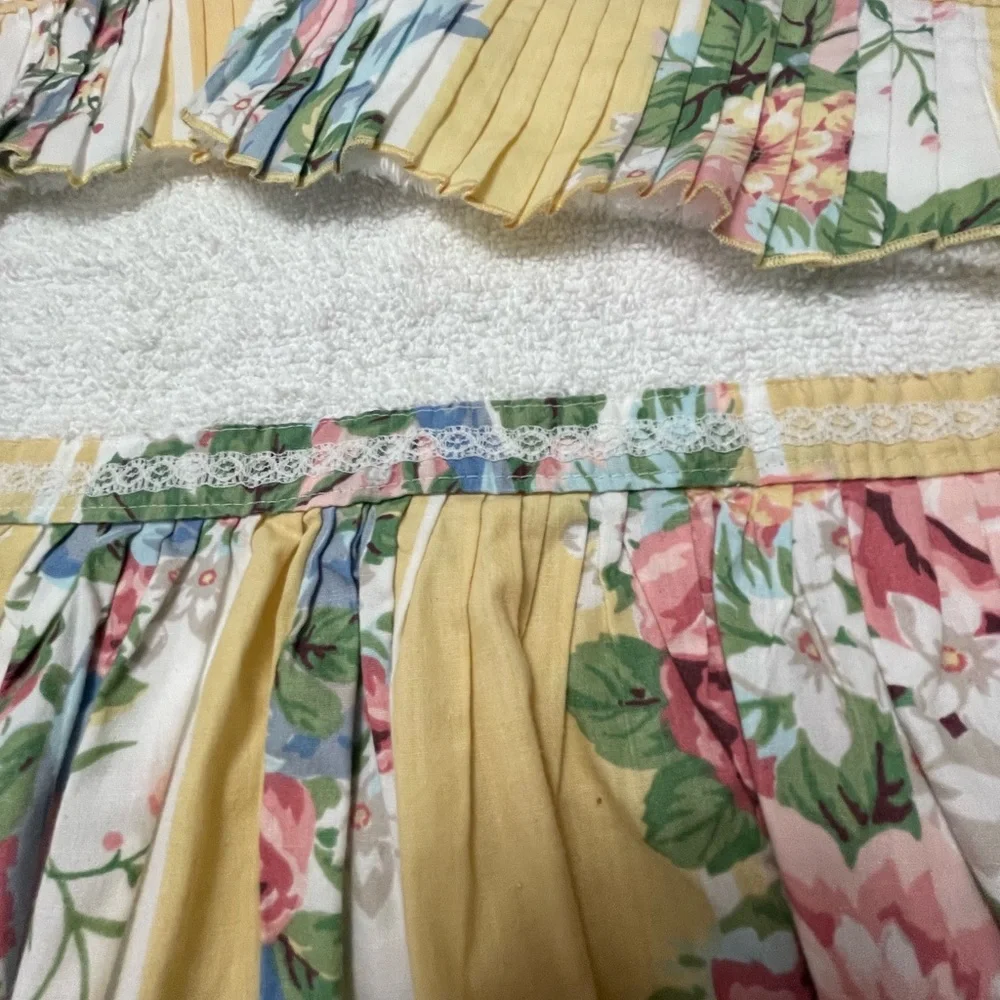 1978 Avanti Decor-Trimmed Towel Set